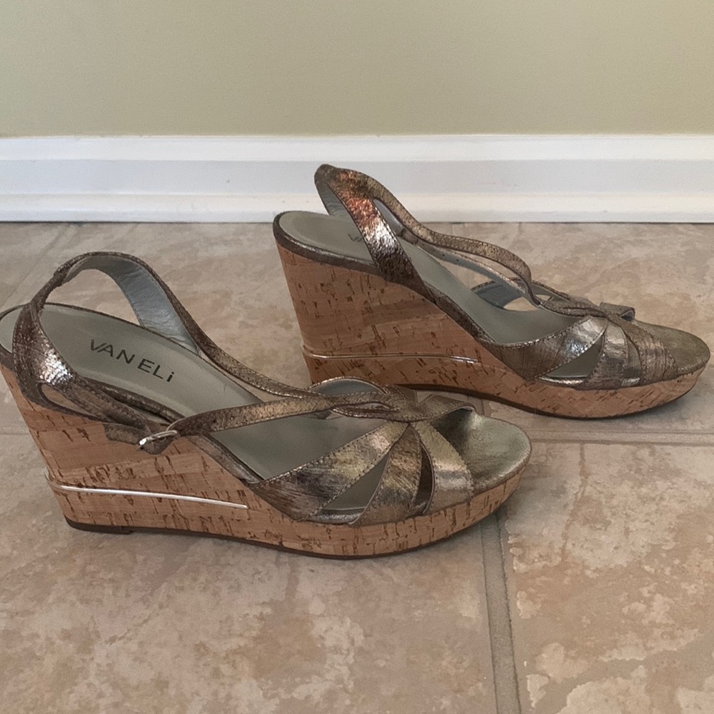 Vaneli brushed metal leather sandals. Size 8 Narrow. Great condition